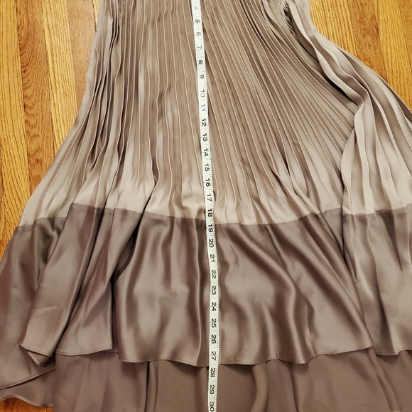 Club Monaco pleated high low skirt - Picture 3 of 4